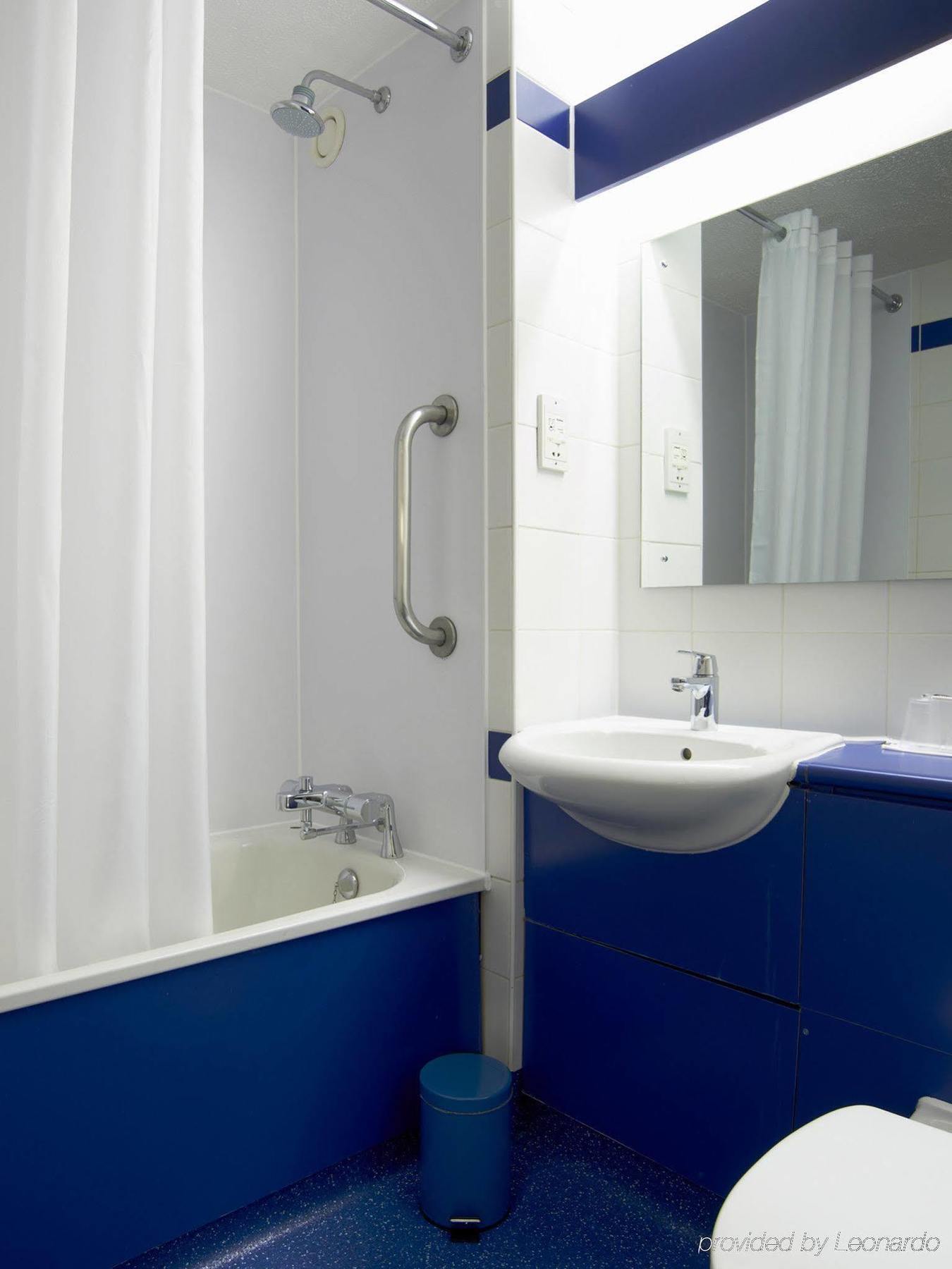 Travelodge Plymouth Kültér fotó